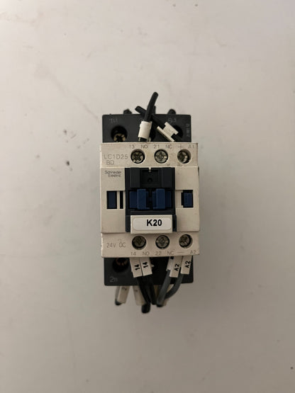 Schneider Electric LC1D25BD Contactor 25A 24V DC Coil TeSys D + LAD4TBDL Used