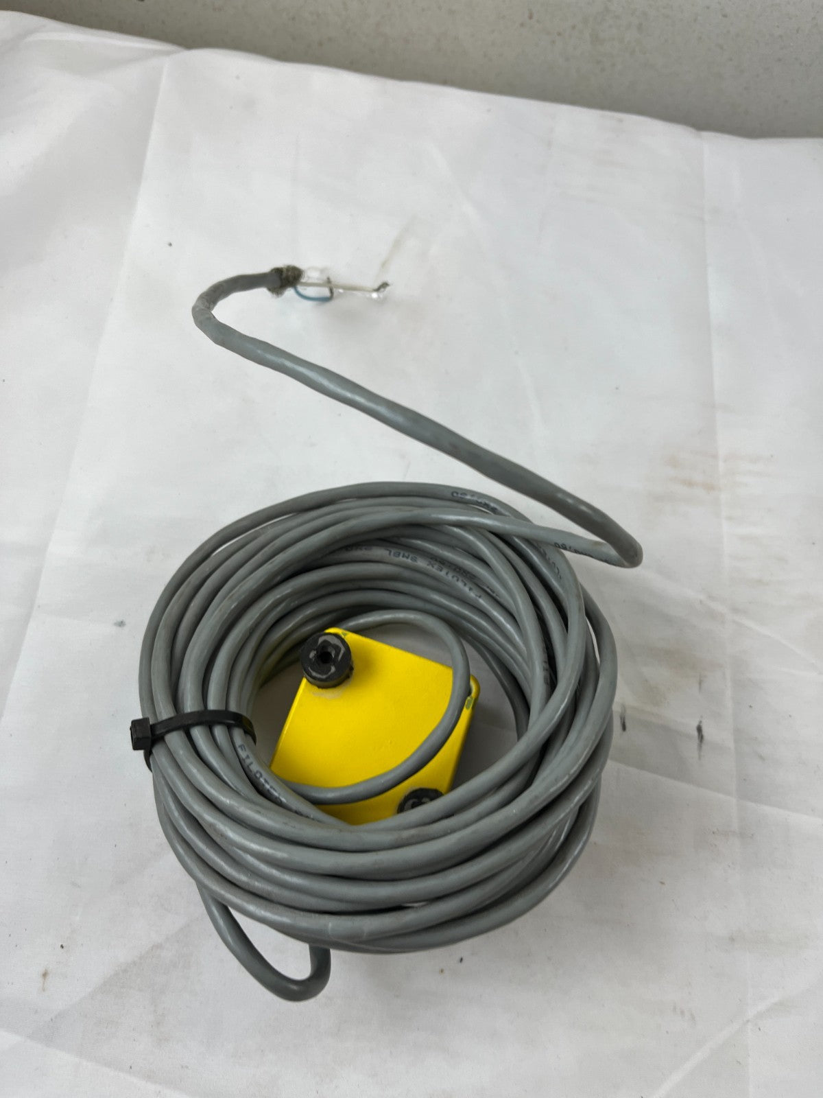 JAY Electronique Inductive Proximity Sensor Long Cable Industrial Sensor Used