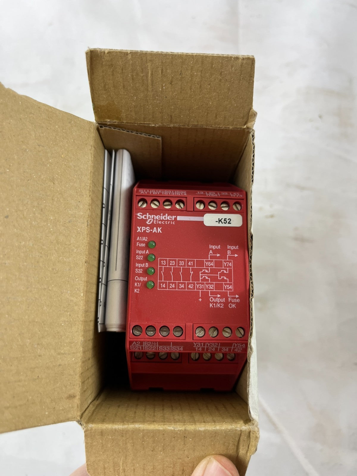 Schneider Electric XPSAK371144 Preventa Safety Relay Module XPS-AK 230VAC 24VDC