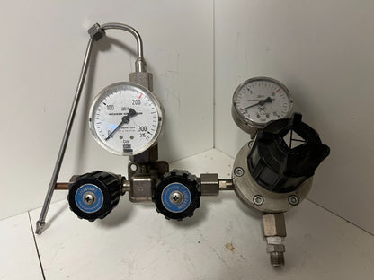 Messer Griesheim Oxygen Regulator Dual-Stage 315bar/10bar WIKA Gauge Used