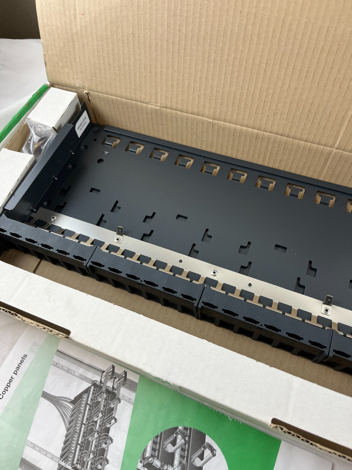 Schneider Electric Actassi 19-C Patch Panel Sliding 19" 1U 24 Port UTP Empty NEW
