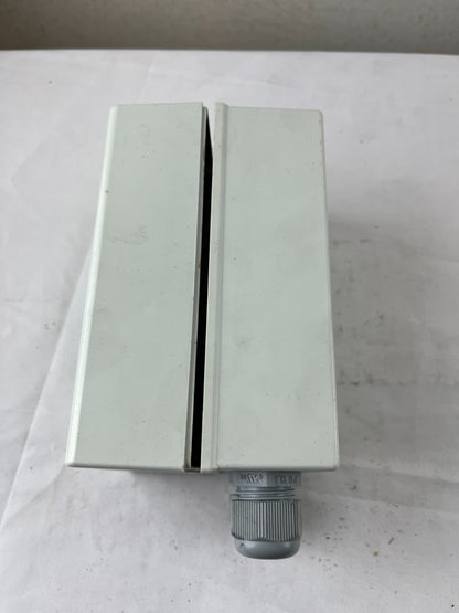 Allen-Bradley 140-MN-0630 Manual Motor Starter 4–6.3A 3-Pole in Enclosure Used