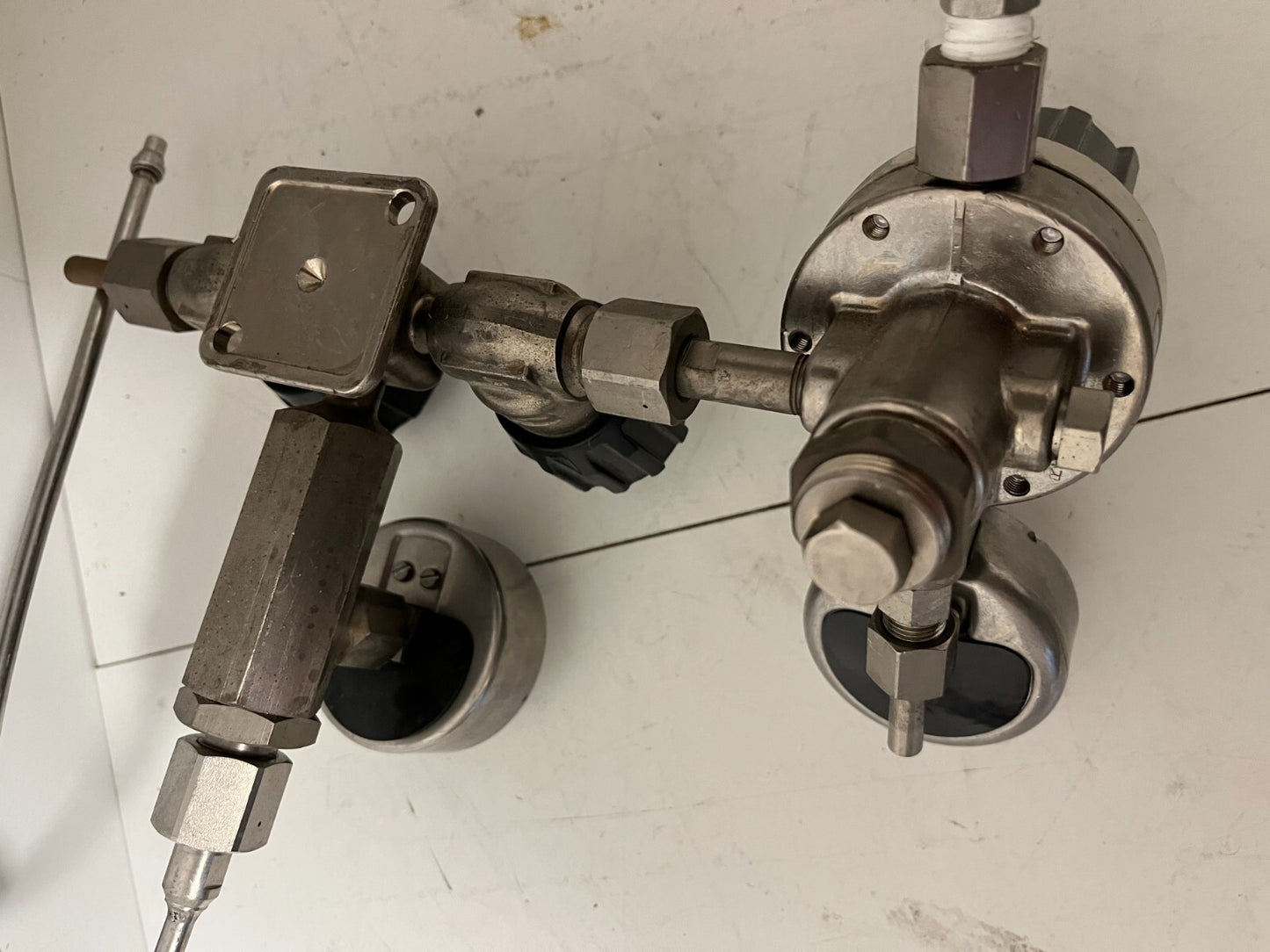 Messer Griesheim Oxygen Regulator Dual-Stage 315bar/10bar WIKA Gauge Used