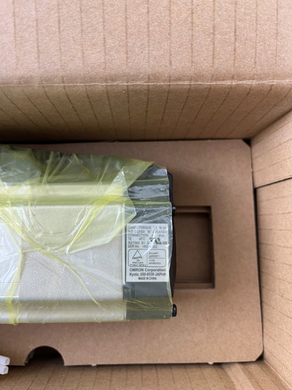 Omron R88M-G40030H-BS2 AC Servo Motor 400W 200V 3000rpm G-Series w/ Brake NEW