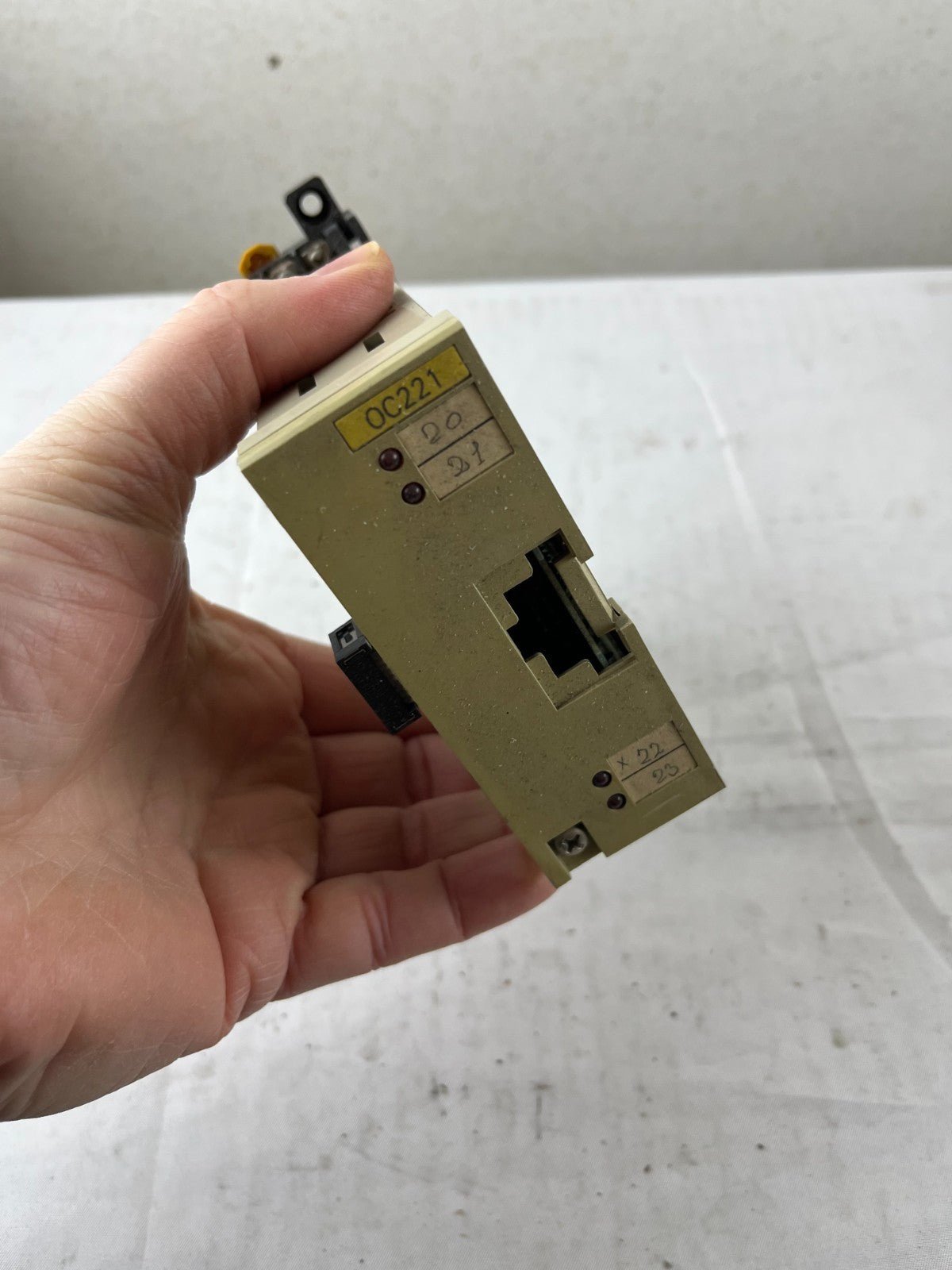 Omron 3G2A3-OC221 SYSMAC I/O Device Output Module 2A 250VAC Used Spare Part