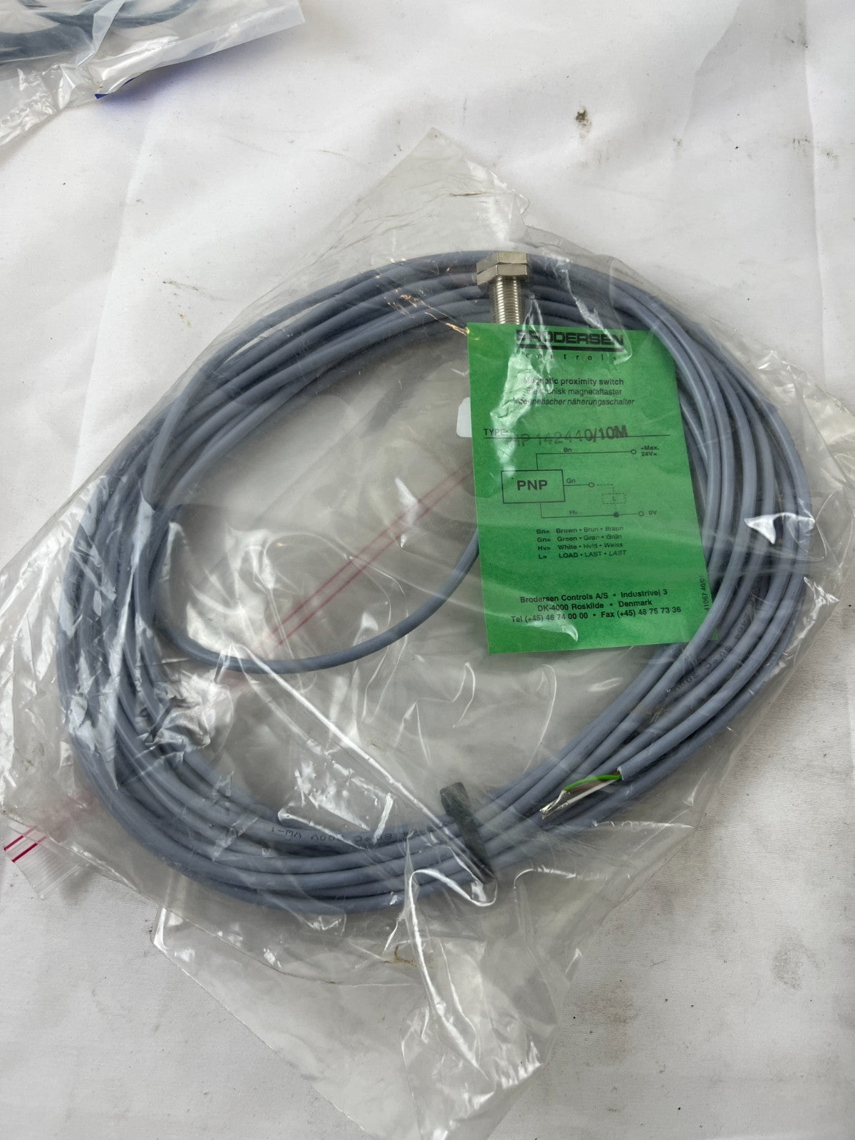 Brodersen HP142440/10M Magnetic Proximity Switch PNP 24V 10M New Sealed Unit
