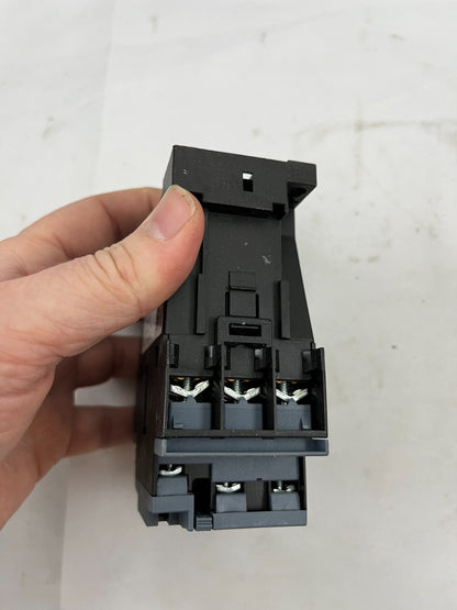 Siemens SIRIUS 3RT2027-1BB40 DC Power Contactor, 3-Pole, 32A, 24V DC Coil, 15kW