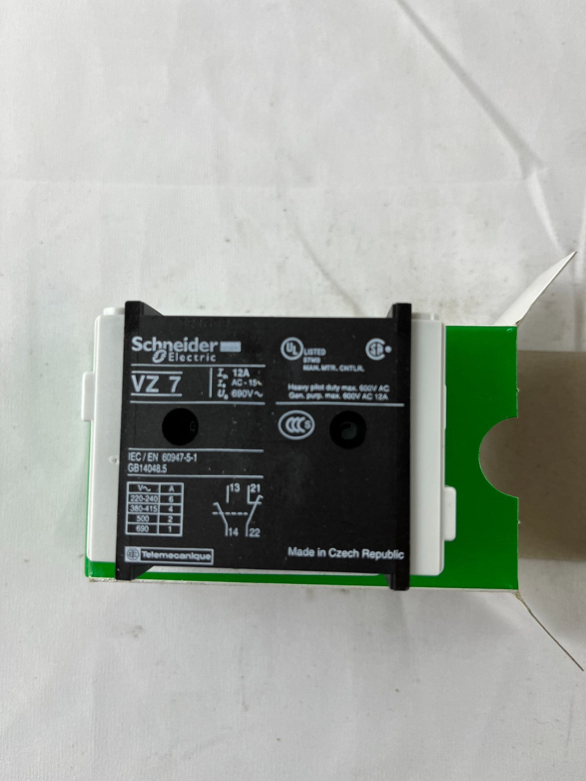 Brand New Schneider Electric VZ7 TeSys Vario Auxiliary Contact Module - Original