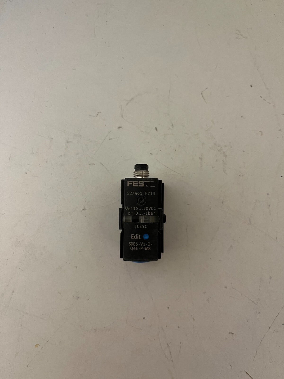Festo SDE5-V1-O-Q6E-P-M8 Pressure Sensor 527461 New 0–1 bar 15–30VDC PNP M8