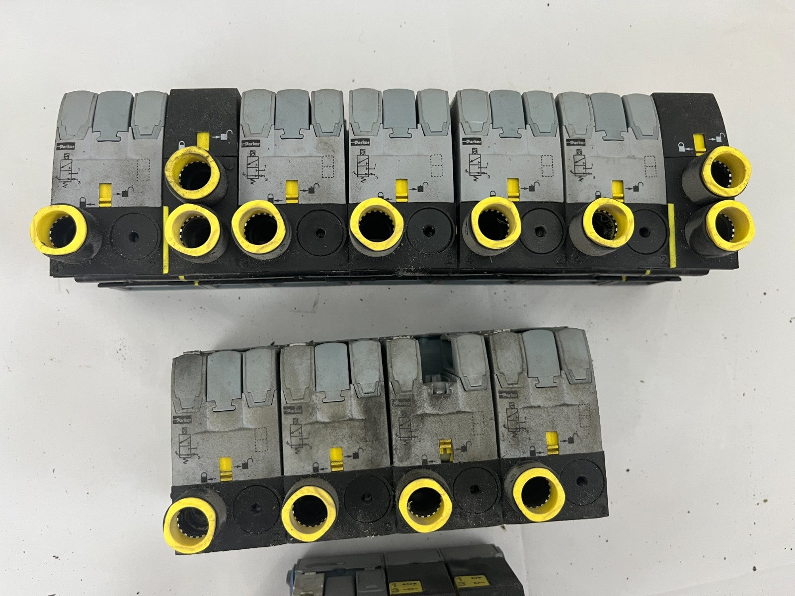 Scattergood & Johnson Pneumatic Valve Manifold Bundle Multiple Stations, Used