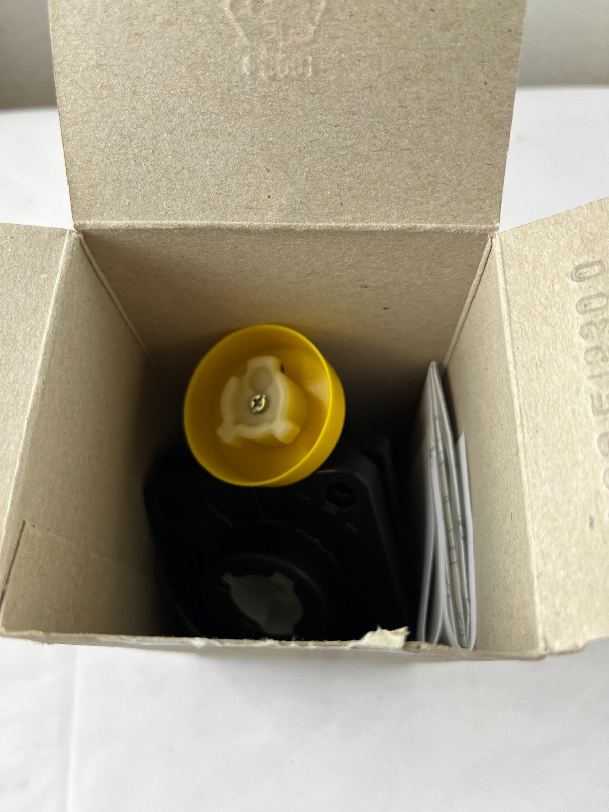 Kraus & Naimer KG20B K301/E Rotary Isolator Switch 25 A Red/Yellow New