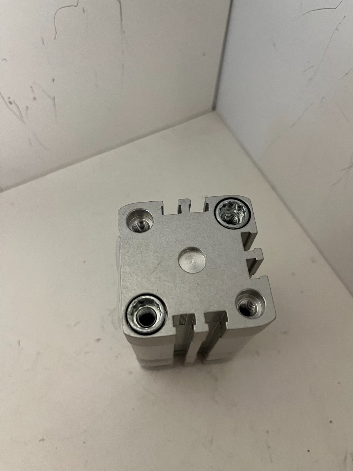 Festo ADNGF-32-25-P-A Pneumatic Cylinder 32mm Bore 25mm Stroke New