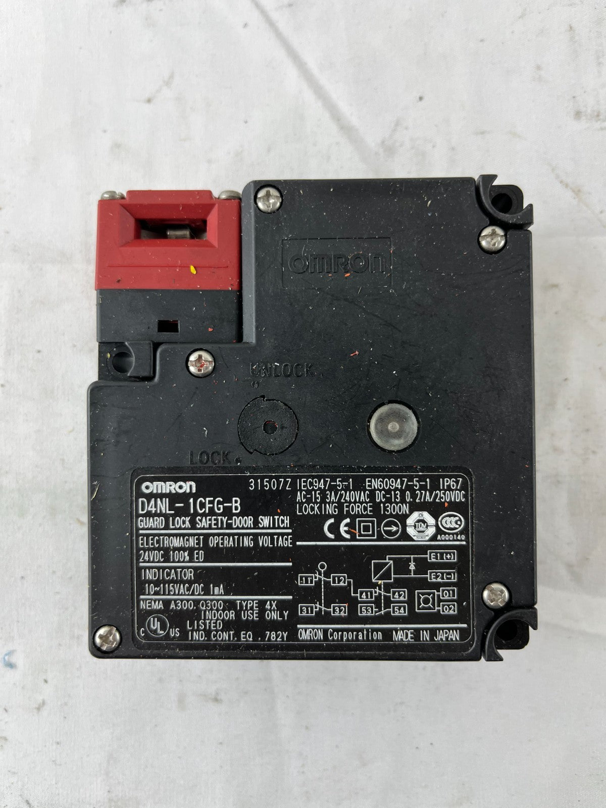 NEW Omron D4NL-1CFG-B Guard Lock Safety Switch 24VDC Solenoid 1300N Japan