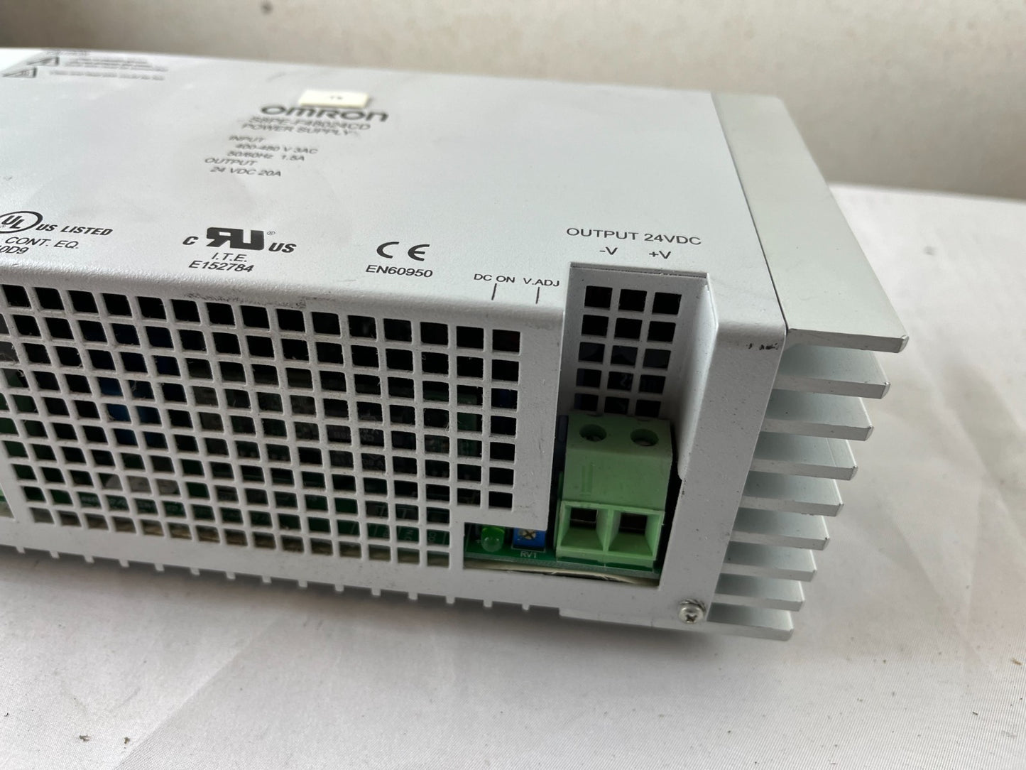 New Omron S8PE-F48024CD Power Supply 400–480V 3‑Phase 24V DC 20A 480W DIN Rail