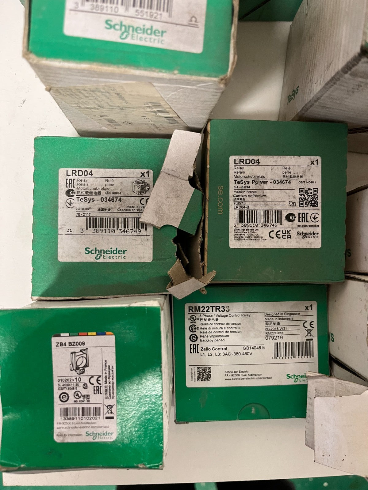 Schneider Electric Industrial Automation Lot – 19pcs LC1D50P7, LRD3357, LR2K0307