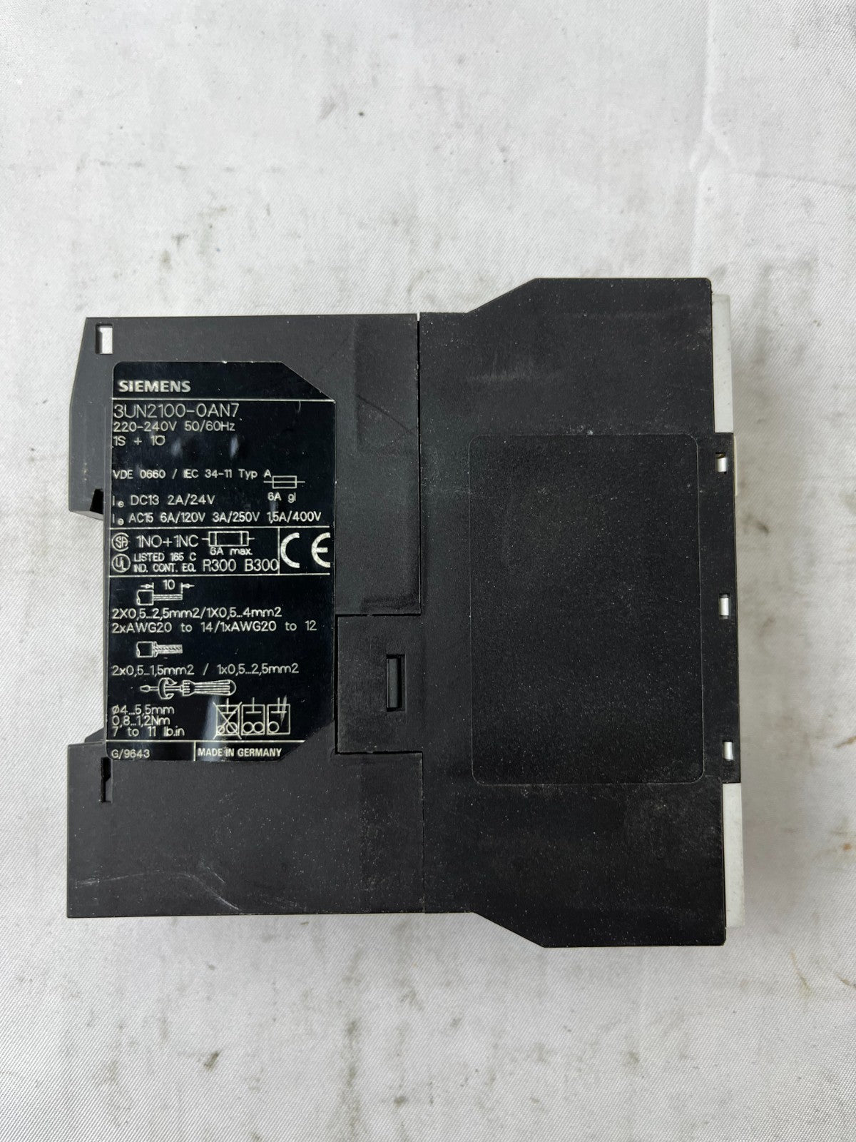 Siemens 3UN2100-0AN7 Thermistor Motor Protection Relay 220-240V DIN Rail Used