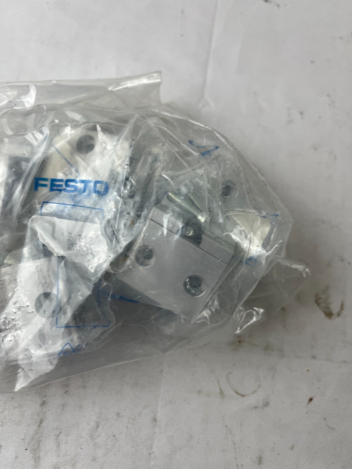 FESTO SMBU-2B 36174 Sensor Mount Bracket Lot 5 New Spare Units