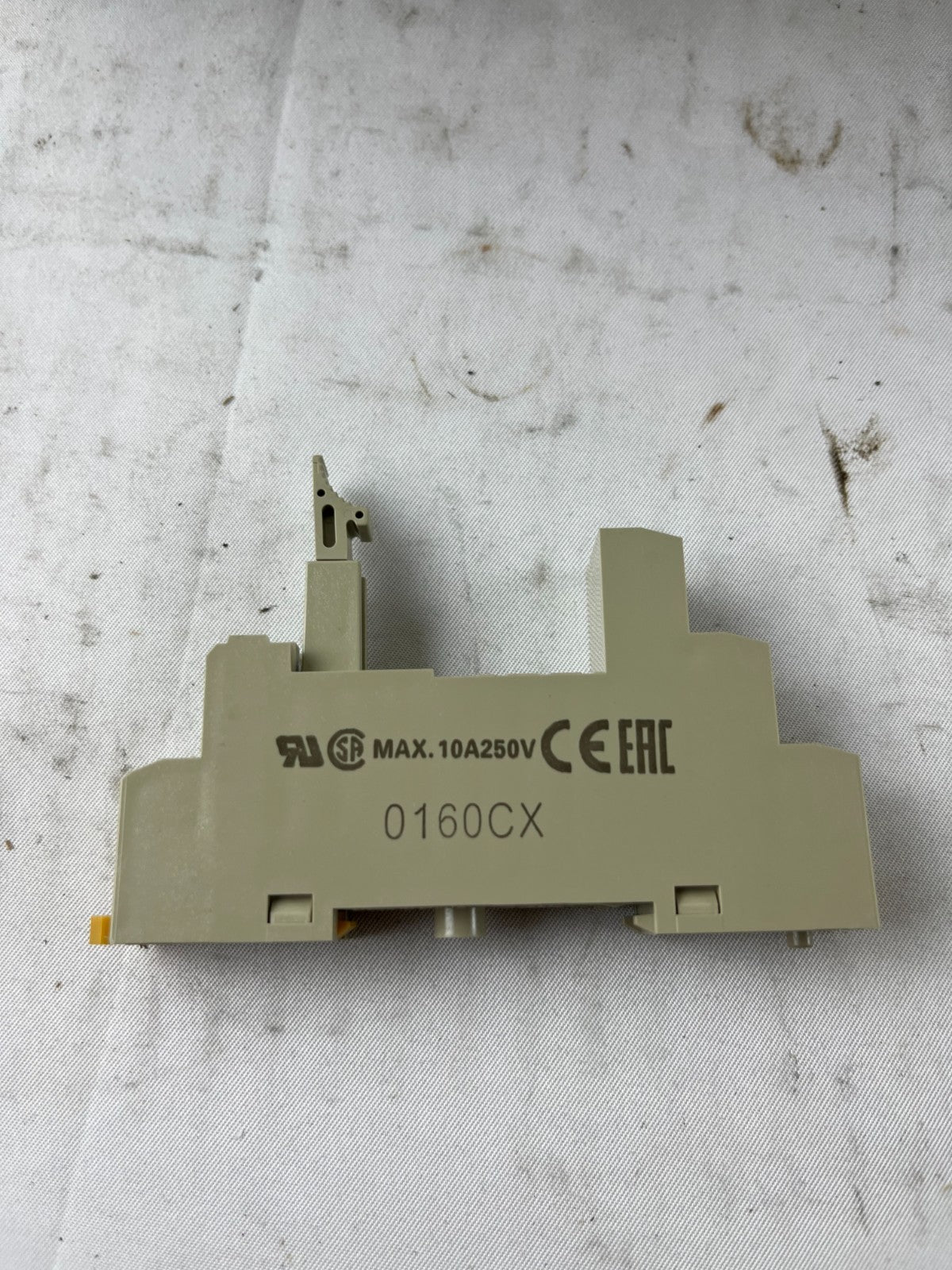 Omron P2RF-05-E Relay Socket Lot DIN Rail 5-Pin Base Industrial Used Spare Units