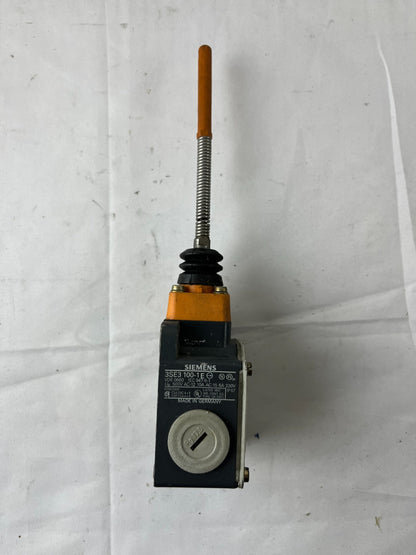 Siemens 3SE3 100-1FC Limit Switch Flexible Rod IP67 Used Spare Parts