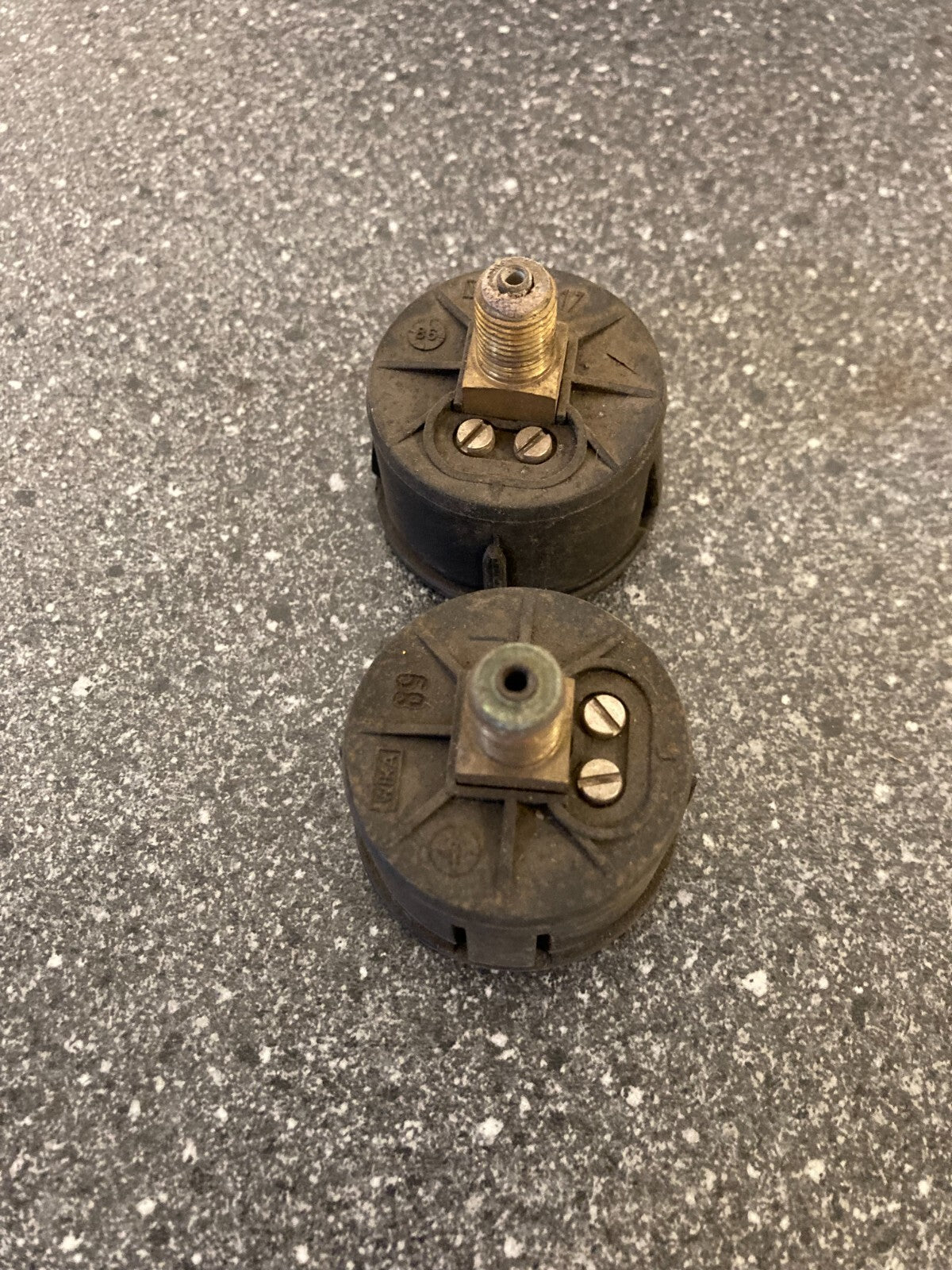 2x Junkers Bosch Boiler Pressure Gauges 0-4 Bar PG31 ZR/ZSR/ZWR