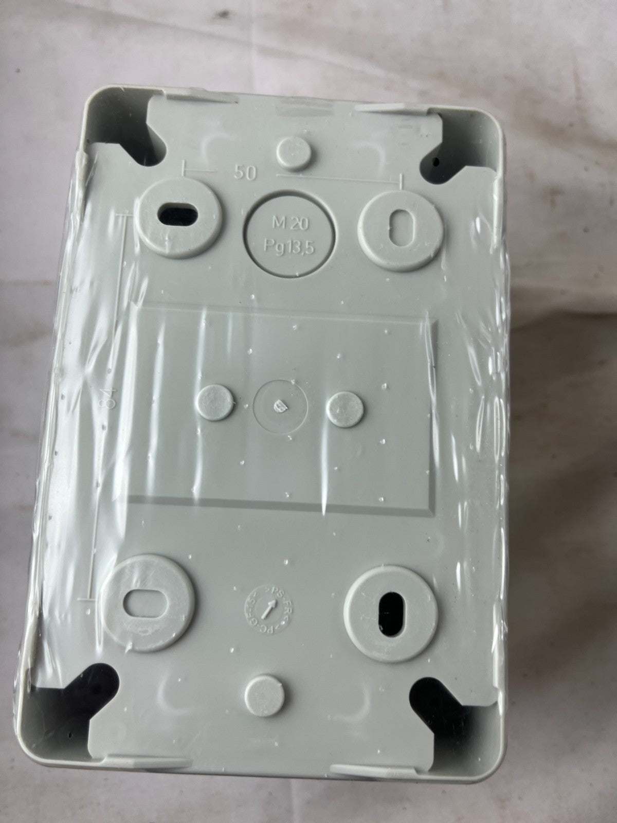 Spelsberg AKe 03-L 73560301 IP55 3 Module Enclosure 400V New in Box