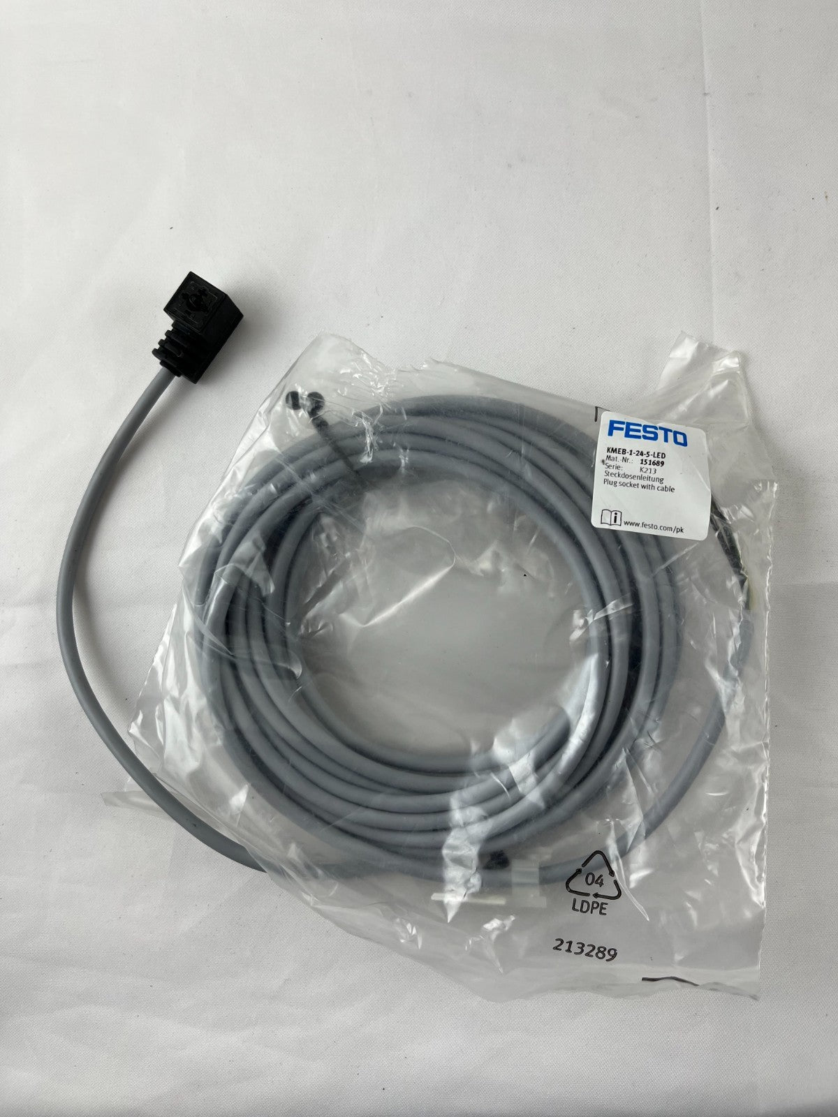 Festo KMEB-1-24-5-LED Solenoid Valve Connector Socket 24V DC 5m Cable w/ LED NEW