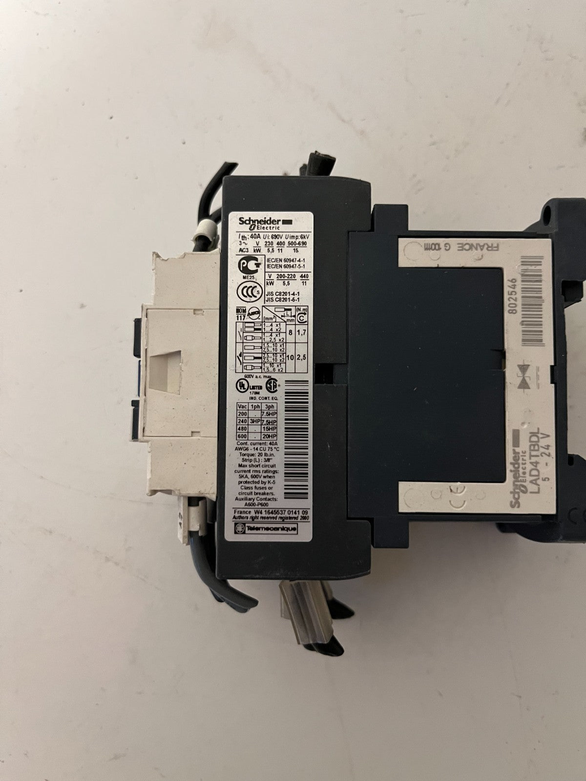 Schneider Electric LC1D25BD Contactor 25A 24V DC Coil TeSys D + LAD4TBDL Used