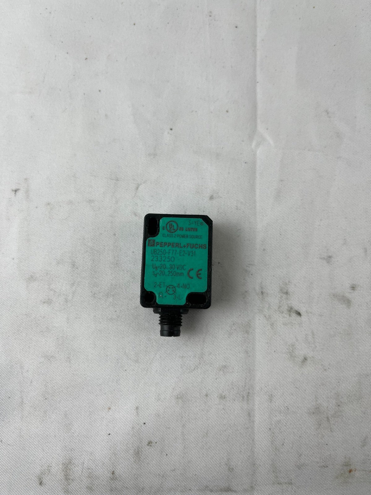 Pepperl+Fuchs UB250-F77-E2-V31 Ultrasonic Sensor 20-30VDC Used Spare Unit