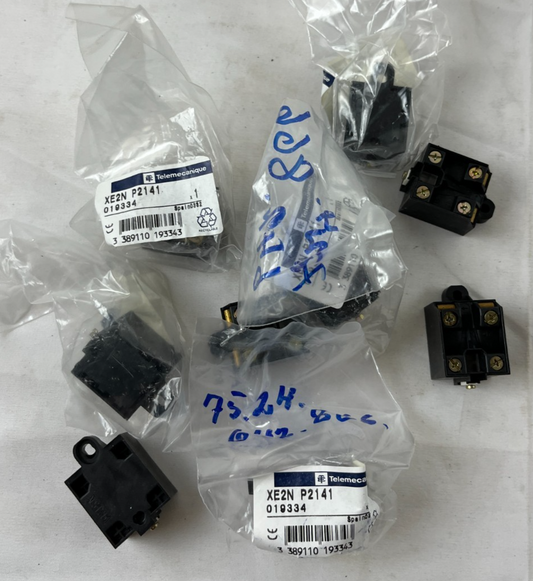 Telemecanique XE2N P2141 Contact Blocks Lot of 9 New Old Stock Industrial Switch