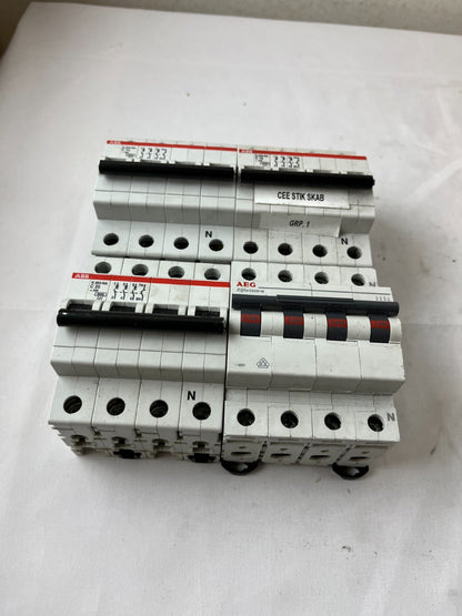 ABB S203-NA C13 C16 C25 + AEG C25 4-Pole Circuit Breaker Lot 4pcs Used Spares