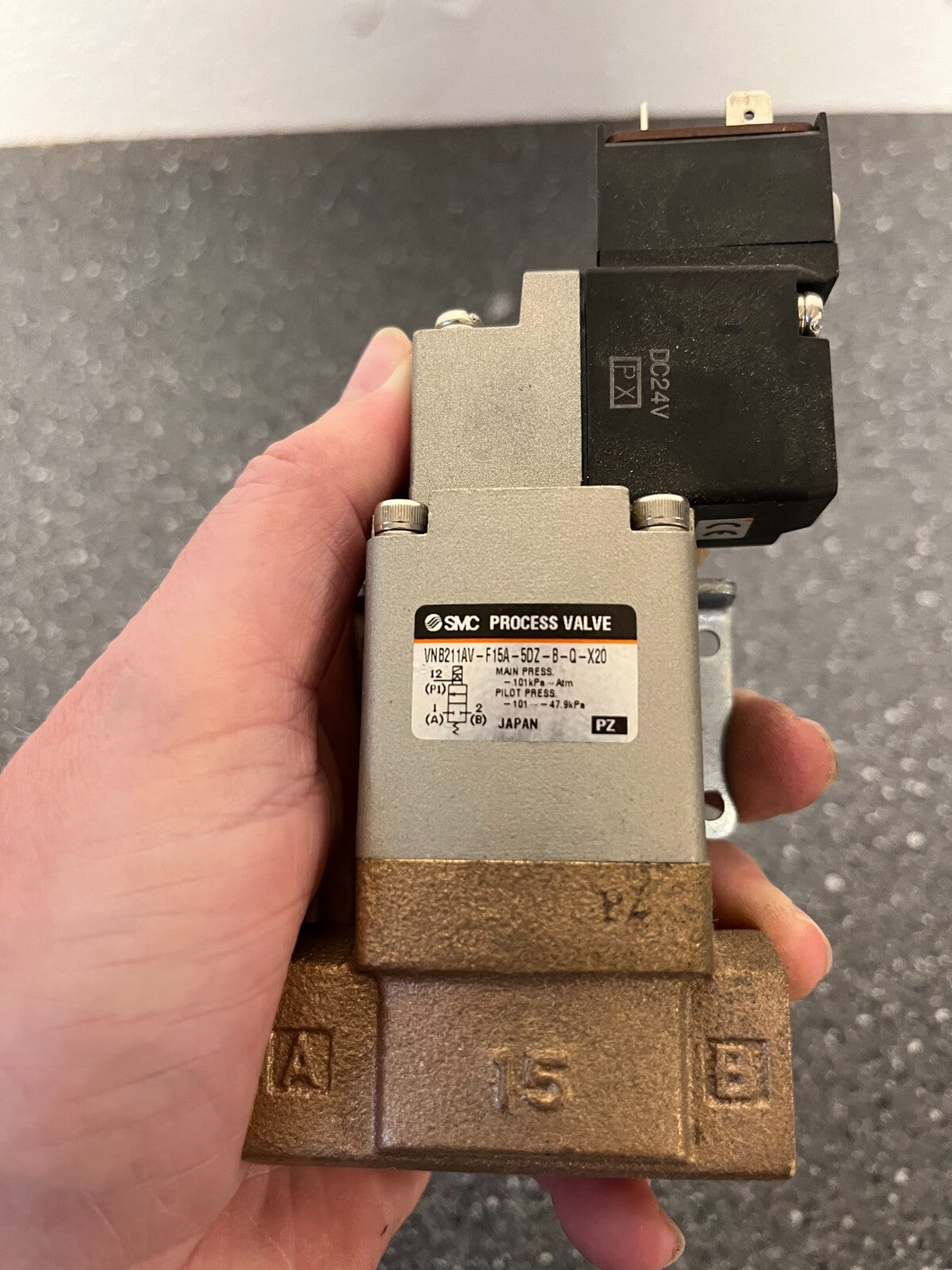 SMC VNB211AV-F15A-5DZ-B-Q-X20 Process Valve with V0307V-5DZ-Q Solenoid Valve 24V