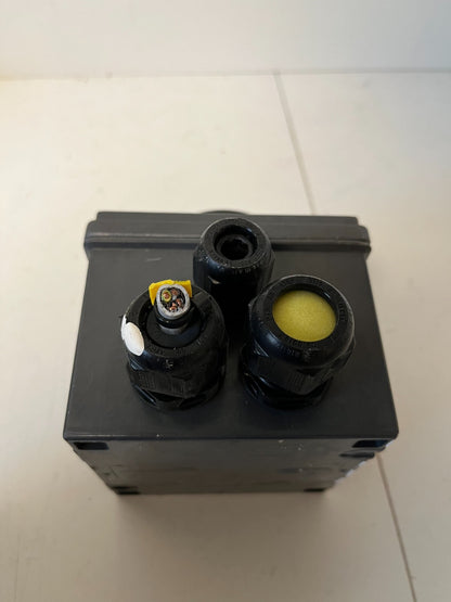 R. STAHL 8537/2-701 Safety Switch Ex de T6 IP66 690V 3-Pol Used