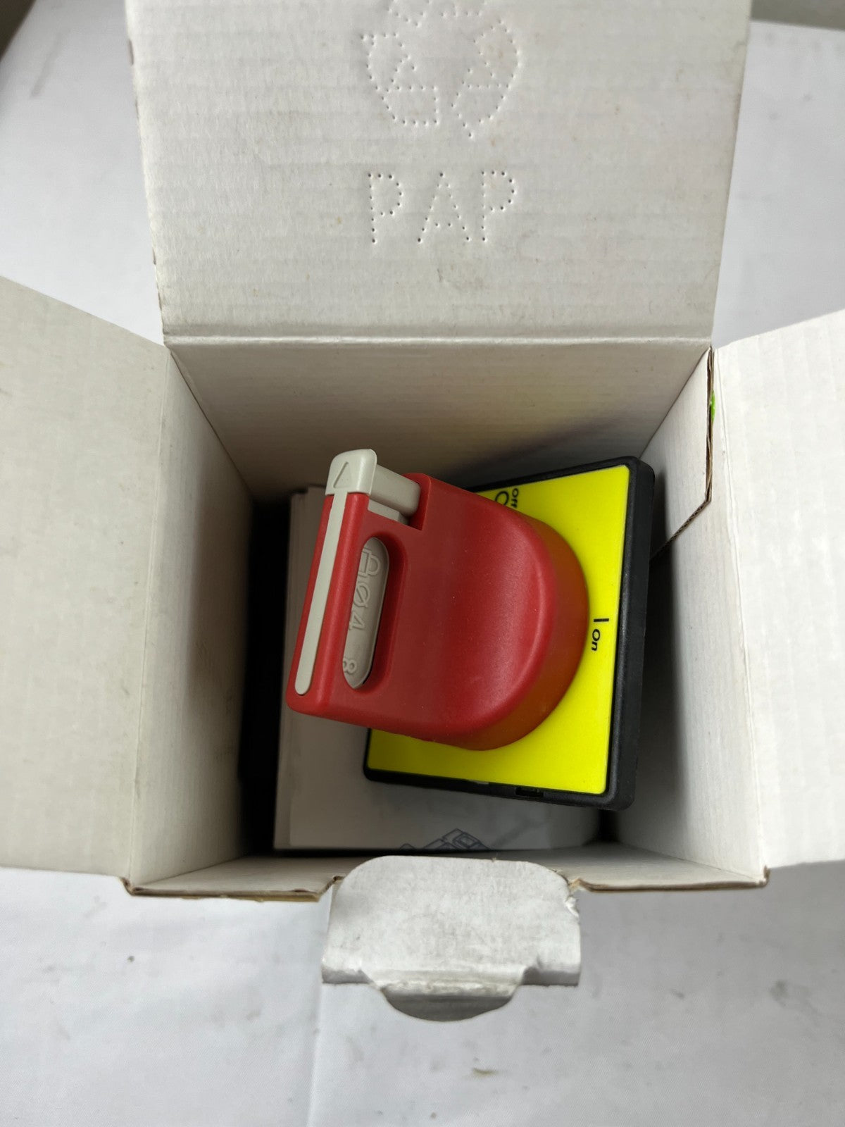 Telemecanique VCD02 Emergency Stop Switch Disconnector 3-Pole 12A TeSys Vario