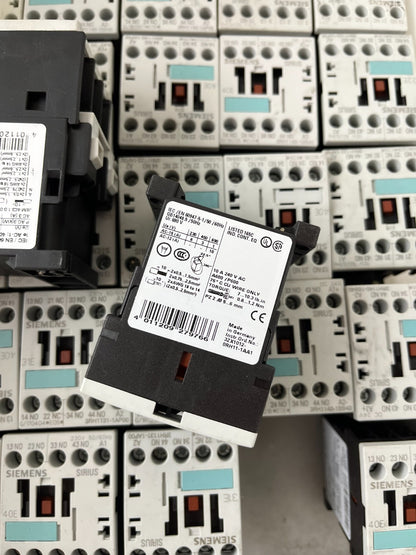 Siemens SIRIUS Contactor Relay Lot 35pcs 3RH1140 3RH1131 Mixed 24V/230V Used