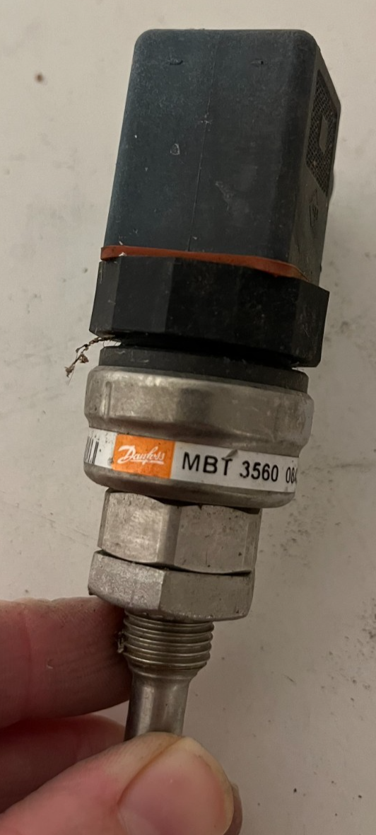 Danfoss MBT 3560 Temperature Sensor 084Z4059 -50°C to 200°C 4-20mA Pt1000, Used