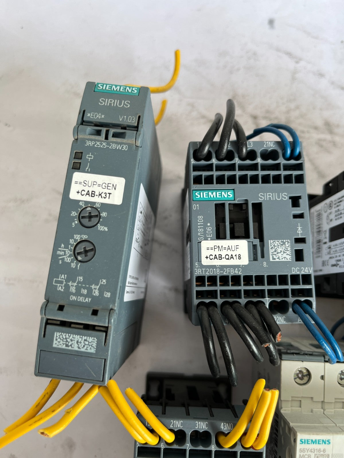 Siemens Sirius Contactors, Mcbs And Auxiliary Blocks Mixed Lot Used/New Spares