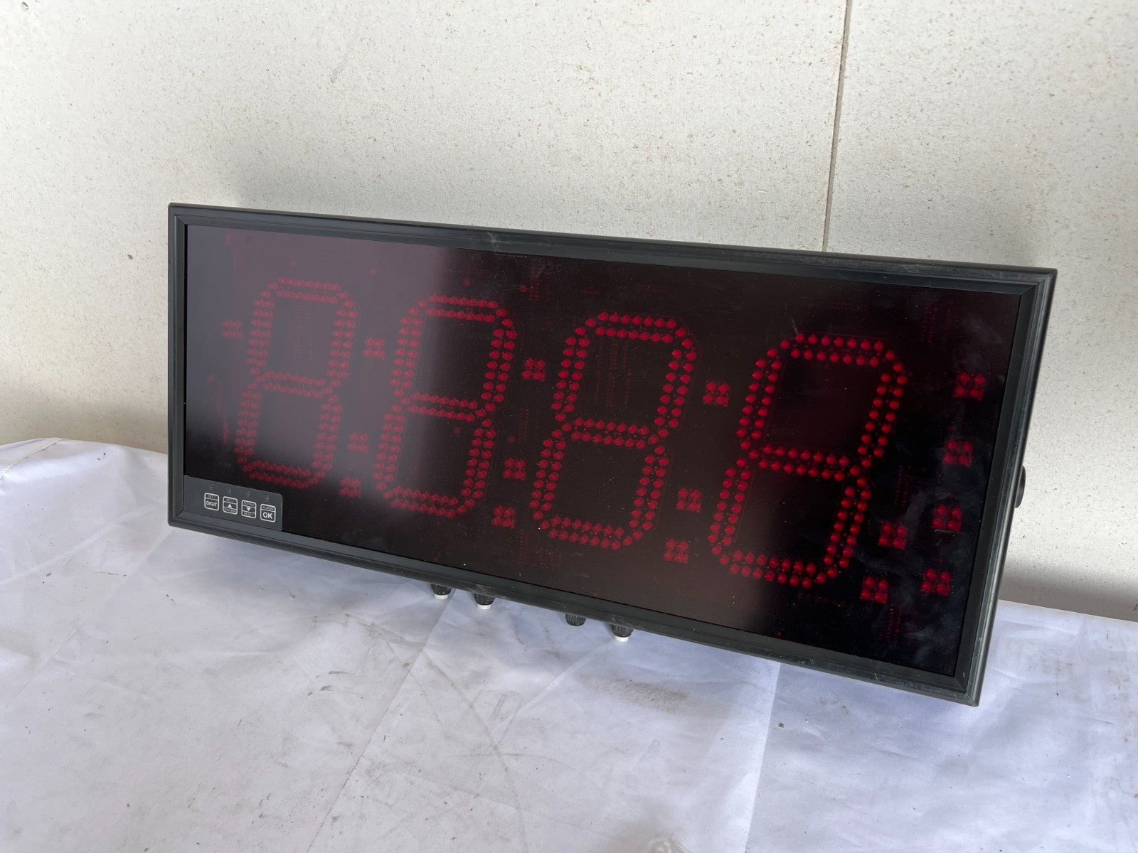 Vetec D1006/4-S2-RDLV-AC-2 Large LED Display ASCII Indicator Used Spare Unit