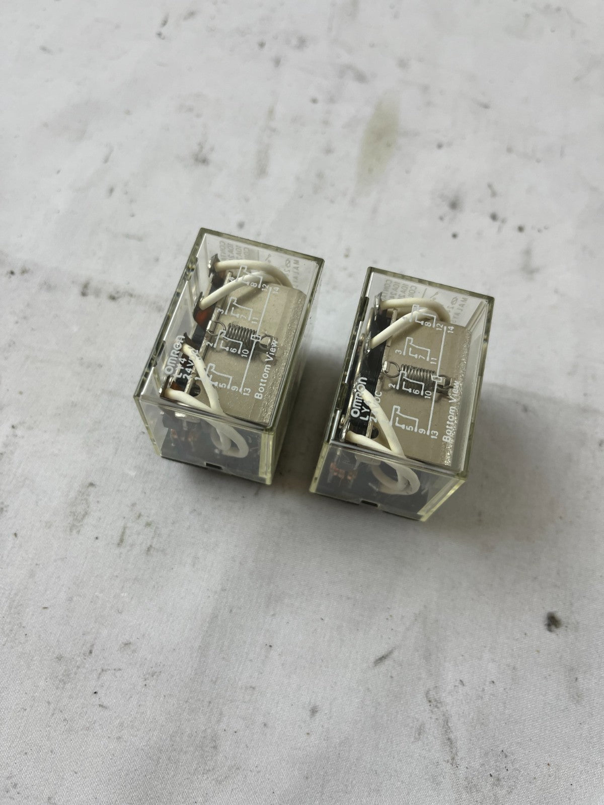Omron LY4 24VDC General Purpose Relay 4PDT Plug-In New Lot 2pcs Unused Spares