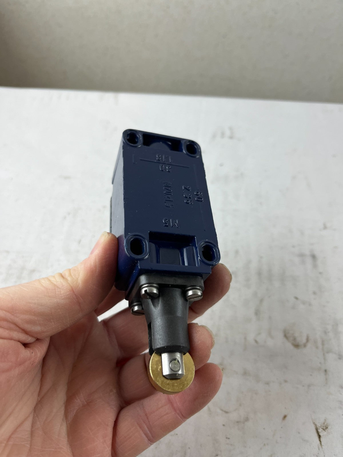 Schmersal Compact Roller Plunger Limit Switch Blue Housing Used Spare Unit
