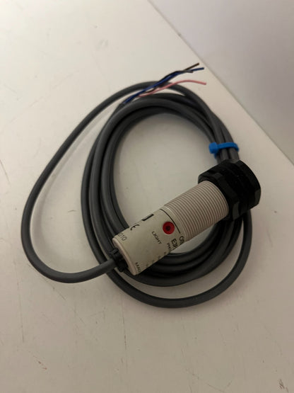 Omron E3F2-7B4 2M Photoelectric Switch 10-30VDC New in Box - Spare Parts