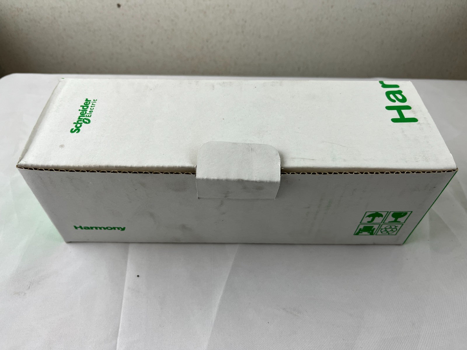 Schneider Electric XVUZ02 Harmony XVU Tower Light Pole Mount NEW Black 100mm 60m