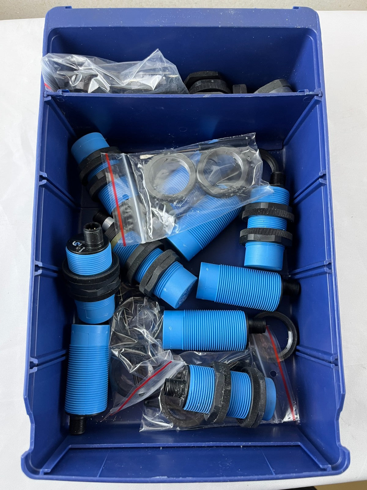 Sick UM30 Ultrasonic Sensor Lot 10pcs New M30 2m-8m Range Blue UM30-213 UM30-215