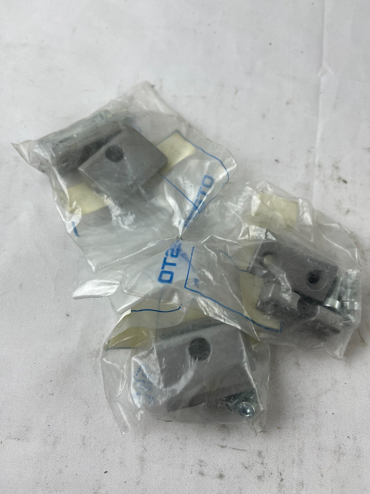 Festo SMBU-1-B 36173 Sensor Mounting Kit Size 1 – Lot of 3 New Spare Parts