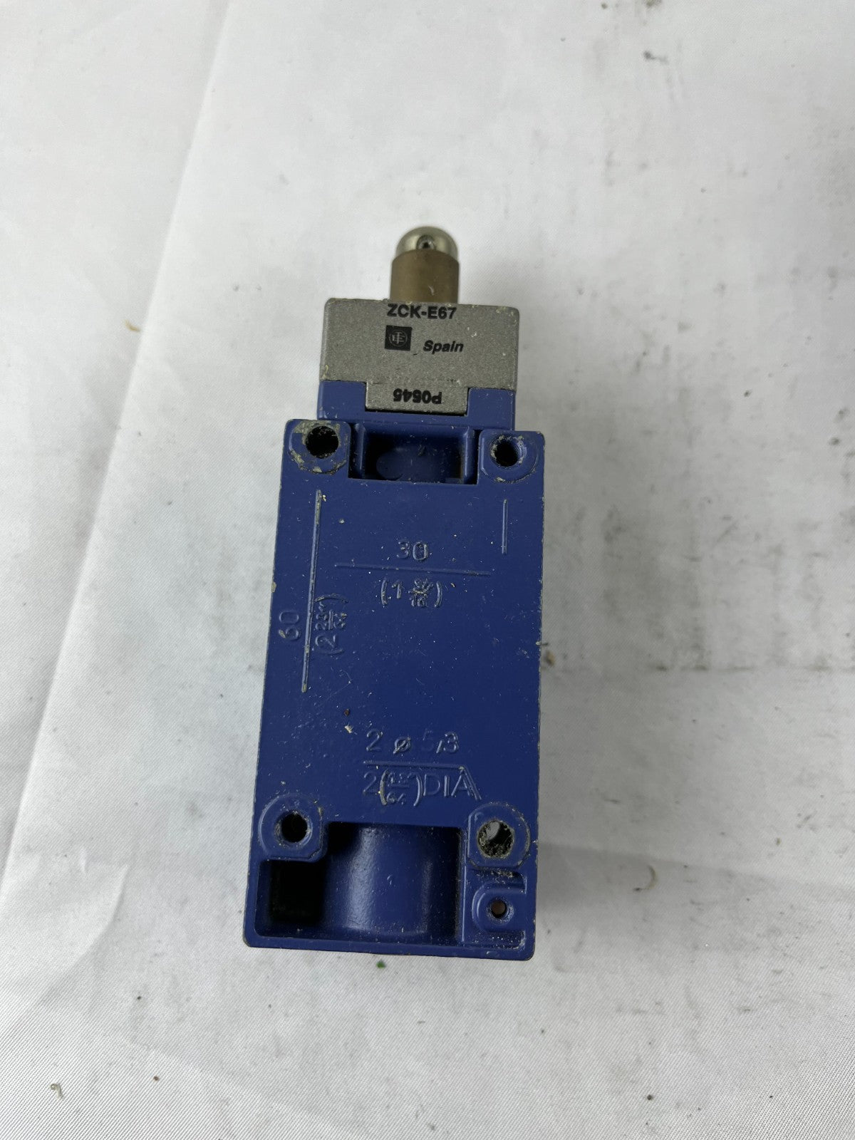 Telemecanique XCK-J H29 Limit Switch with ZCK-E67 Roller Plunger Head 240V 3A
