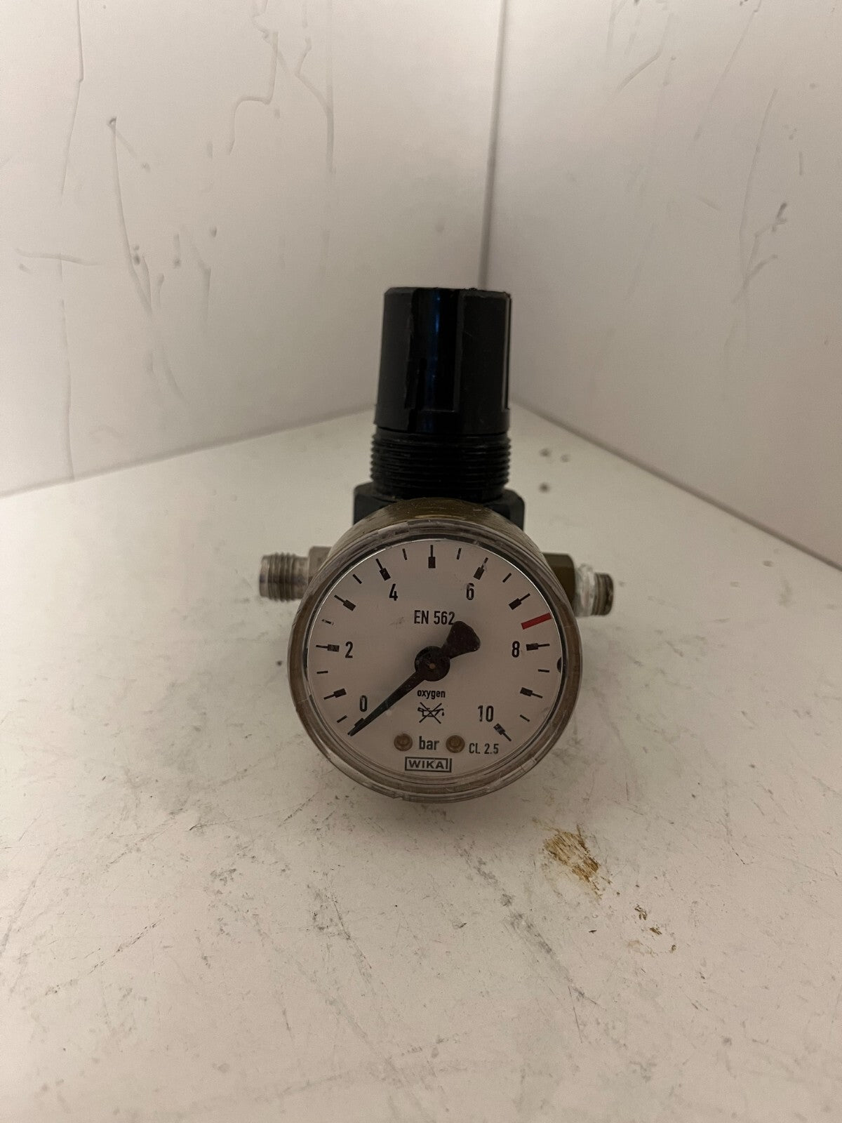 Oxygen Pressure Regulator 0–10 bar WIKA Gauge Inline Brass Used Working