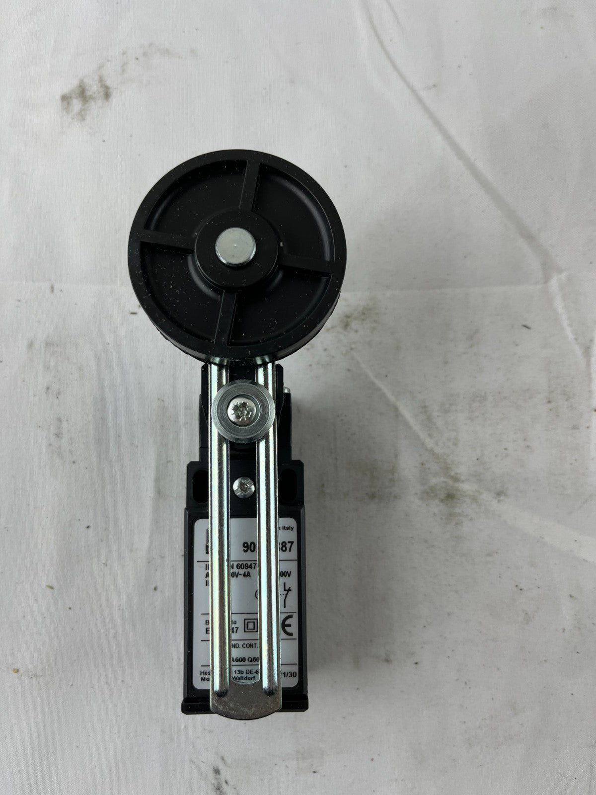 RS PRO 902-6887 Adjustable Roller Lever Limit Switch IP65 400V 10A Made Italy
