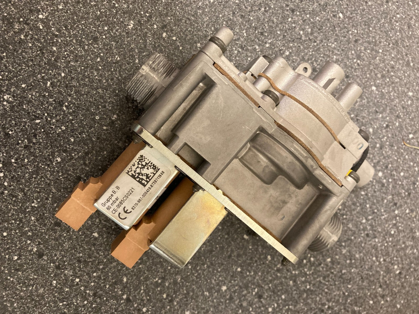 Bosch PN: CE-0085CS0221 8370-957-00438-8738713668 Junkers Gas Heating Systems
