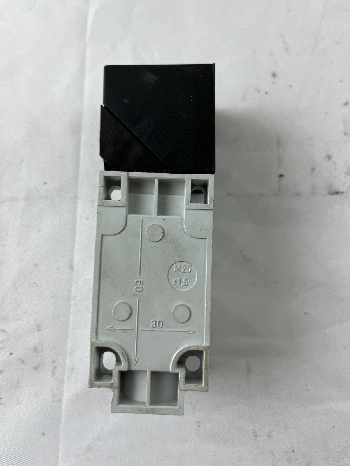 Balluff BES 517-134-M6-H Unisensor Inductive Sensor 10-30VDC 20mm Used Spare