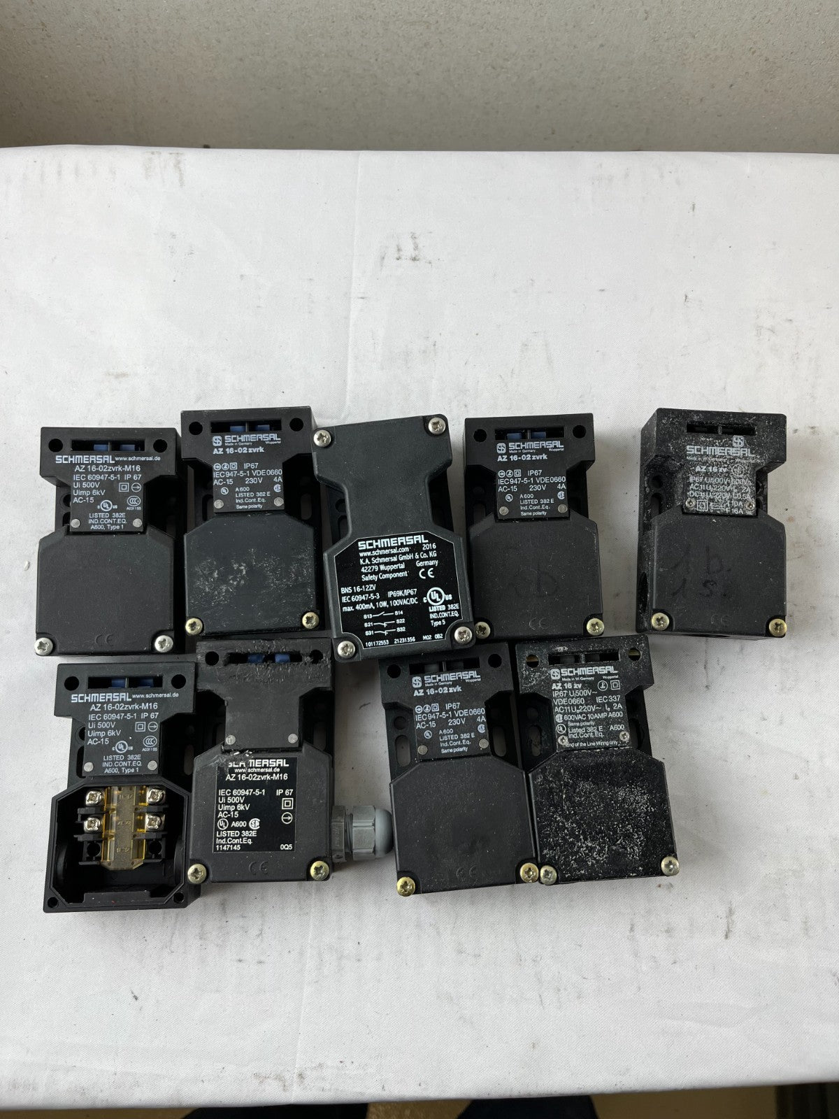 Schmersal AZ16 Safety Interlock Switch Lot 9pcs AZ16-02zvrk M16 IP67 Used Spares