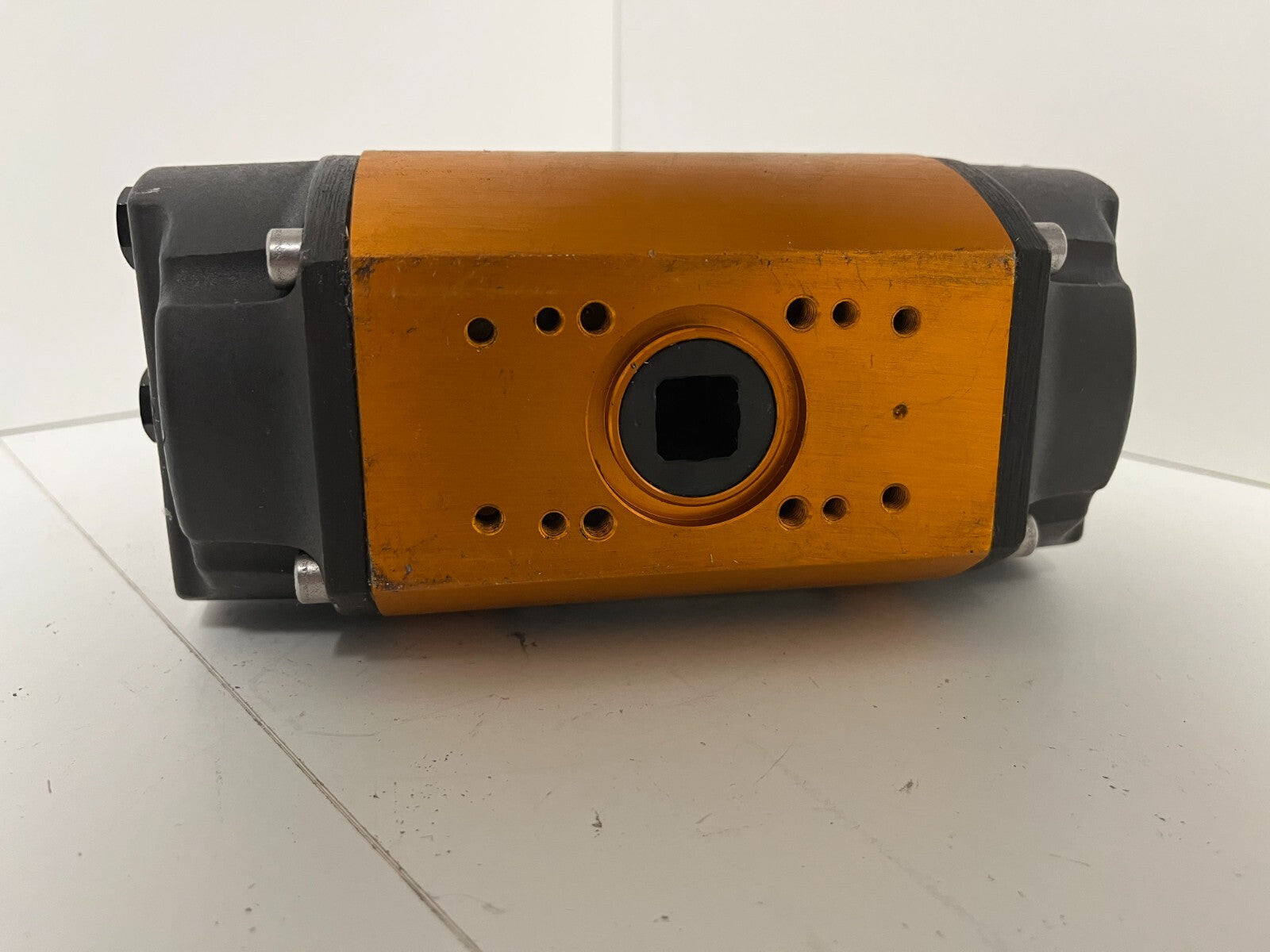 Flowserve Norbro 40R Pneumatic Actuator 15-RDB40-1SD1E0-D - Used, Working